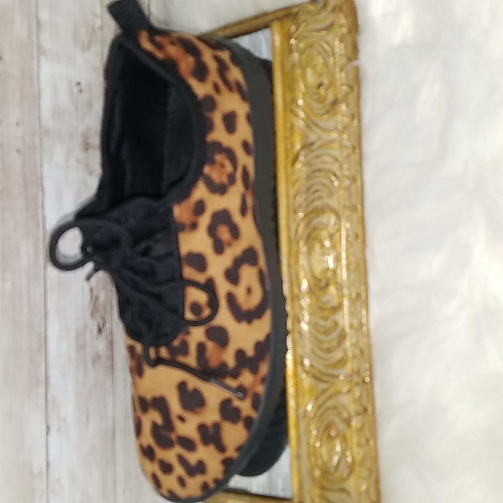 Forever, Leopard print sneaker, Sz 7 1/2 - Picture 4 of 6